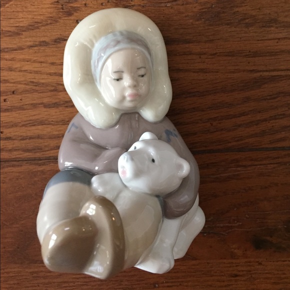 Vintage Lladro Eskimo Figurine